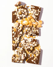 Load image into Gallery viewer, Melbourne Bushfood- SALTED MACADAMIA CARAMEL CHOCOLATE
