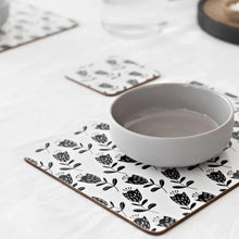 Load image into Gallery viewer, MY HYGGE HOME- PLACEMATS- BLOOMING BEAUTY SET 4
