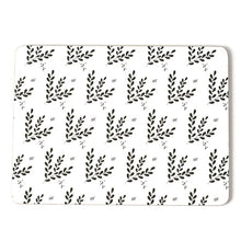 Load image into Gallery viewer, MY HYGGE HOME- PLACEMATS- ORGANIC LEAF SET 4
